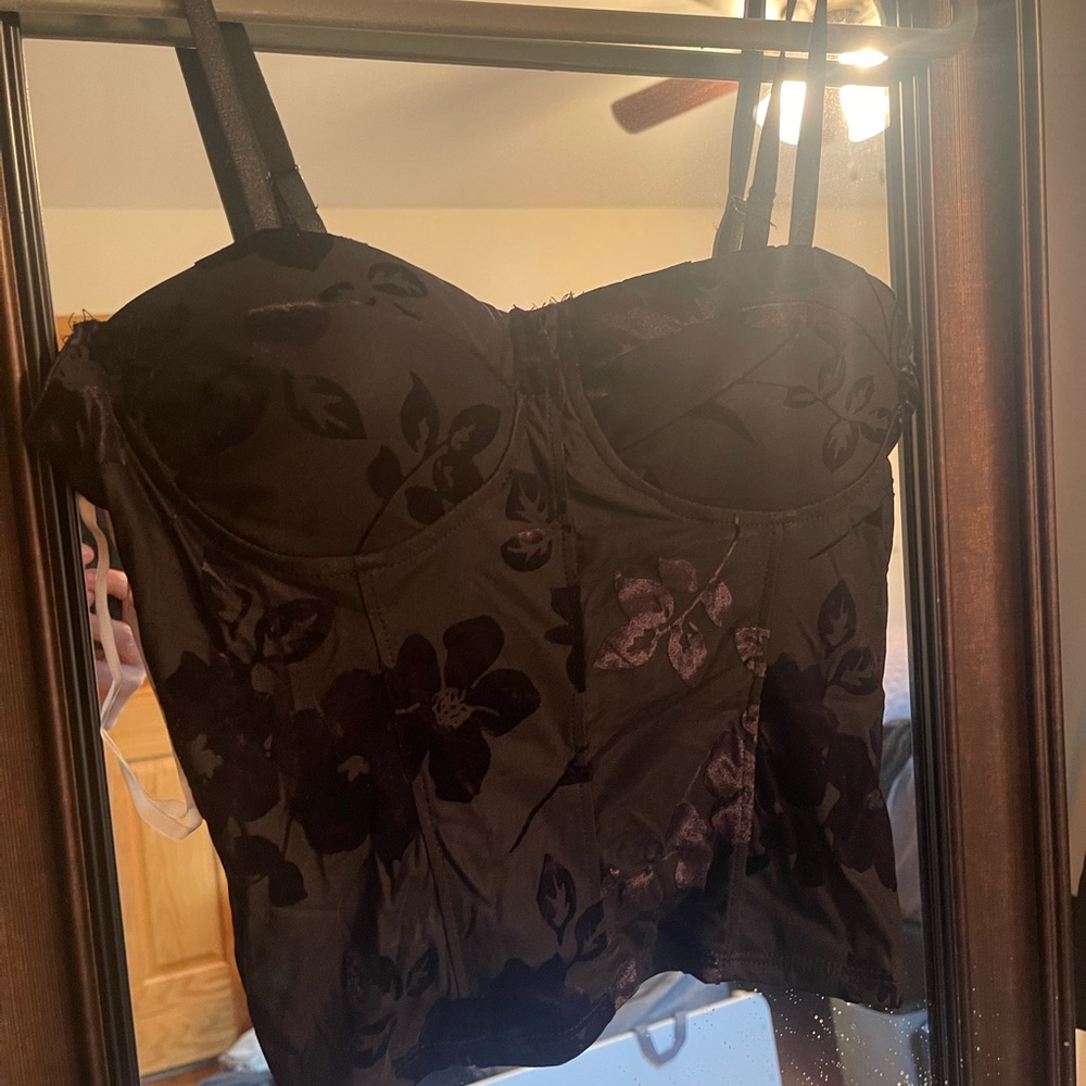 Madden Girl Black Floral Crop Top
